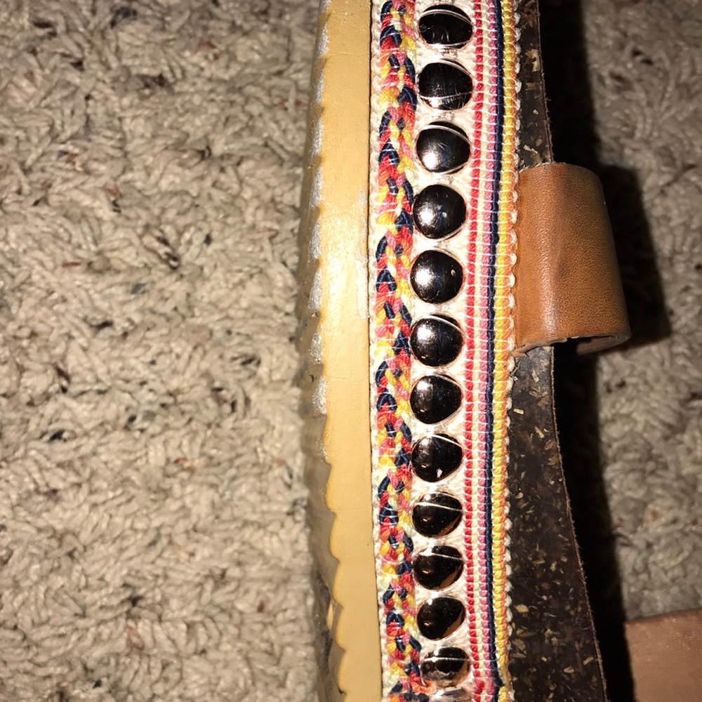 Aztec-bottom sandal - Picture 2 of 4